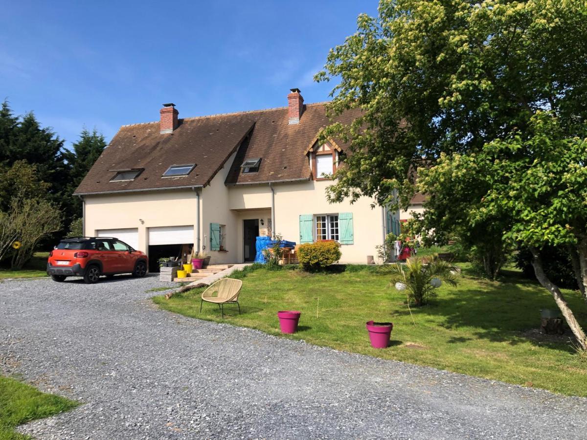Grande Chambre Familiale Jaune Tout Bonnement Bien Putot-en-Auge Exteriör bild